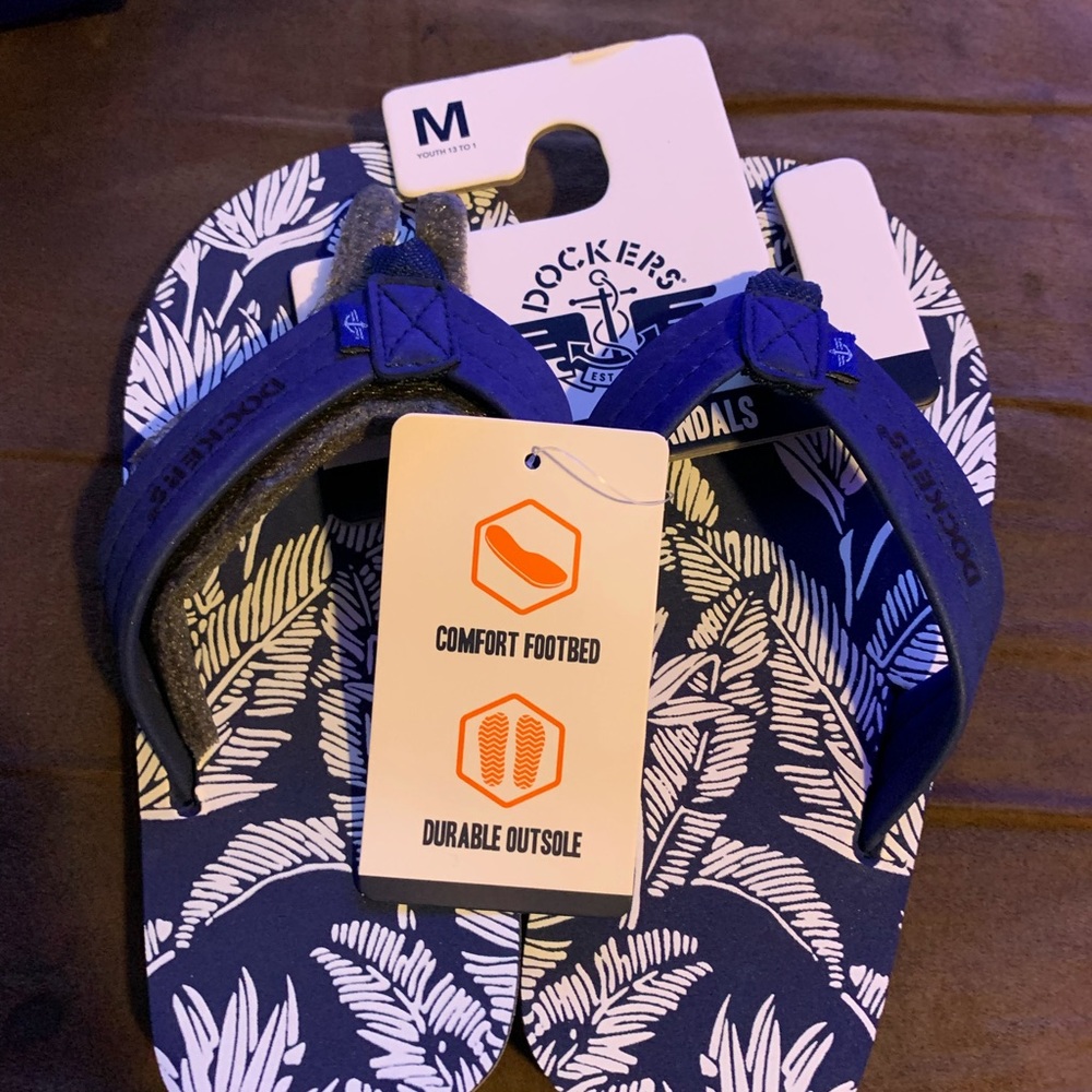 Boys size medium flip flops